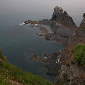 Caregwylan, Ceibwr Bay